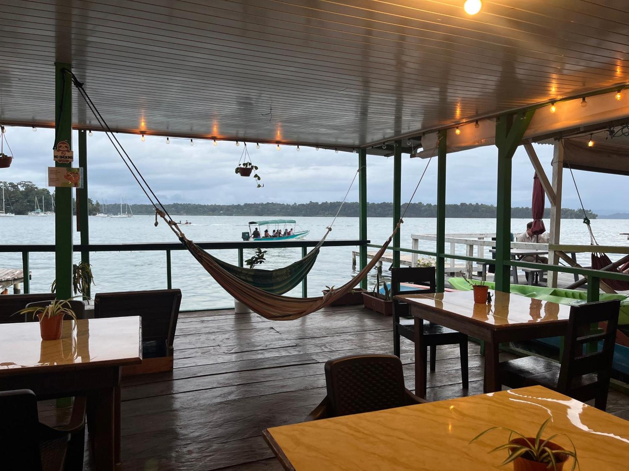 Hostal Cay Bastimentos Exterior photo
